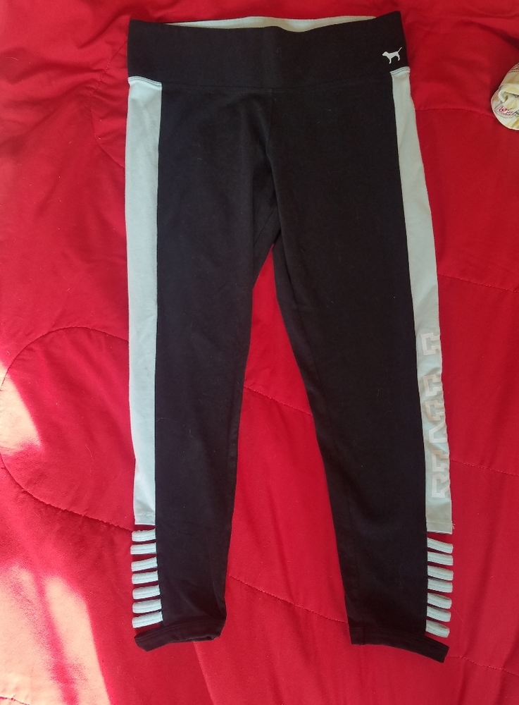 Pink three quarter length yoga pant